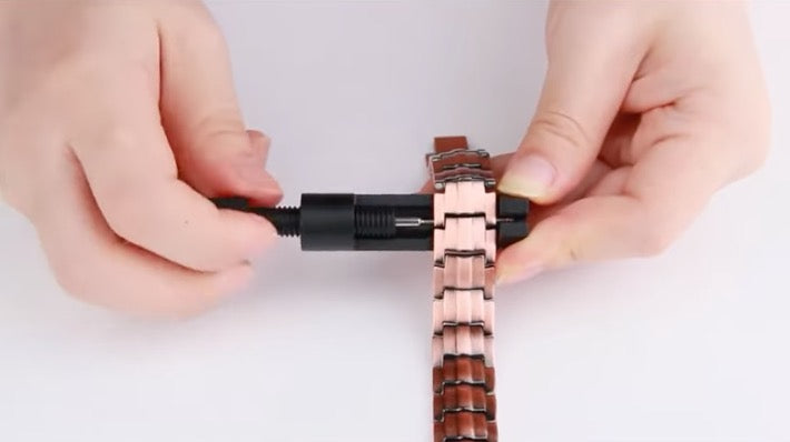 How to Adjust Your Clasp Bracelet